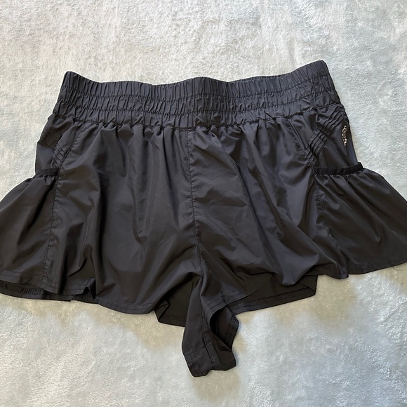 Free People Get Your Flirt On Black Athletic Shorts Activewear XL - Picture 3 of 10